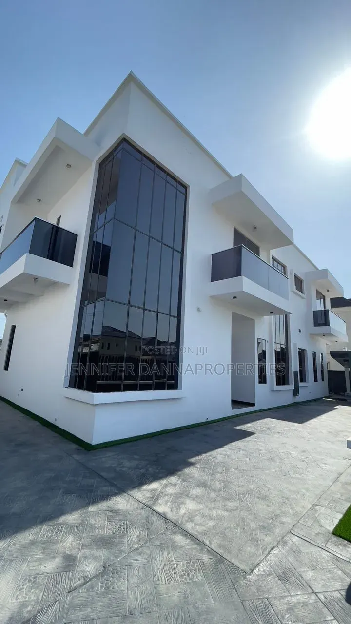 5bdrm Duplex in Sangotedo for sale in Sangotedo