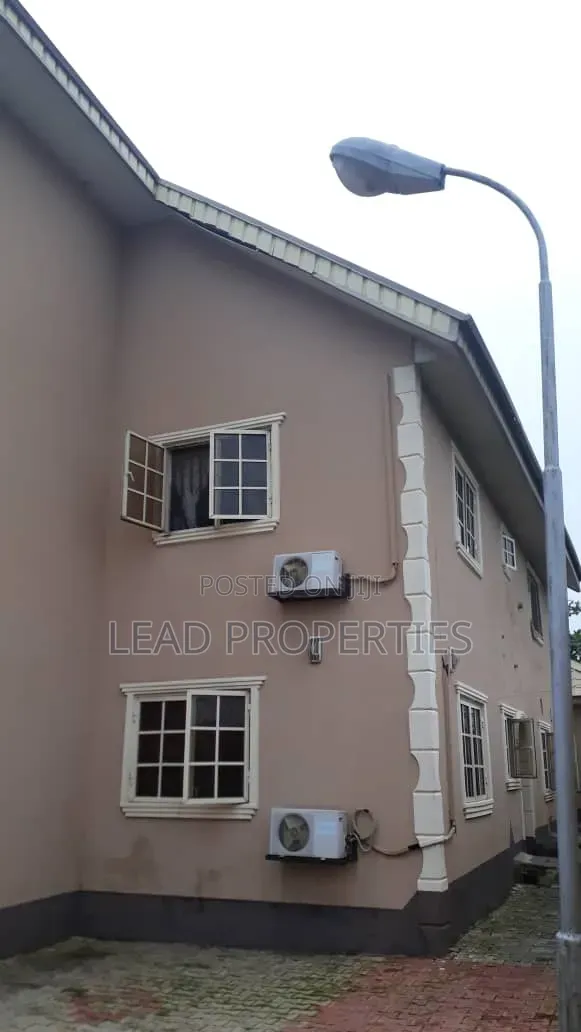 8bdrm Mansion in Alagbaka Gra, Akure for sale in Akure