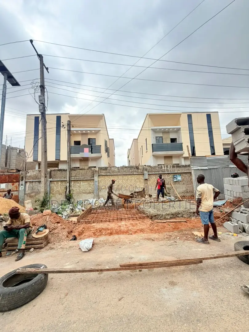 5bdrm Duplex in Omole Phase 1 for sale in Omole Phase 1