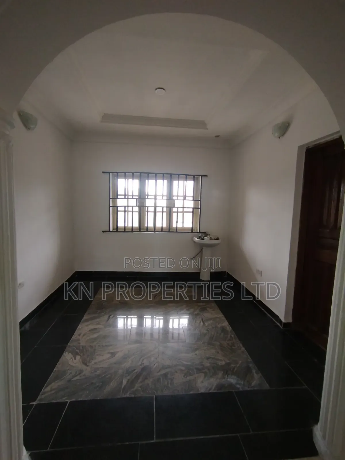 4bdrm Bungalow in Airport Road, Sabon Lugbe for rent in Sabon Lugbe