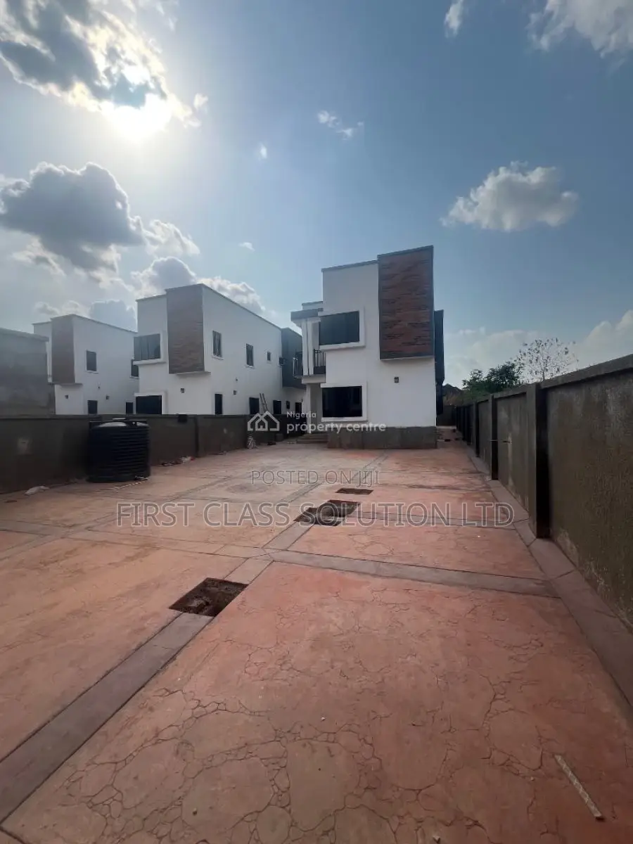 4bdrm Duplex in Enugu State for sale in Enugu State