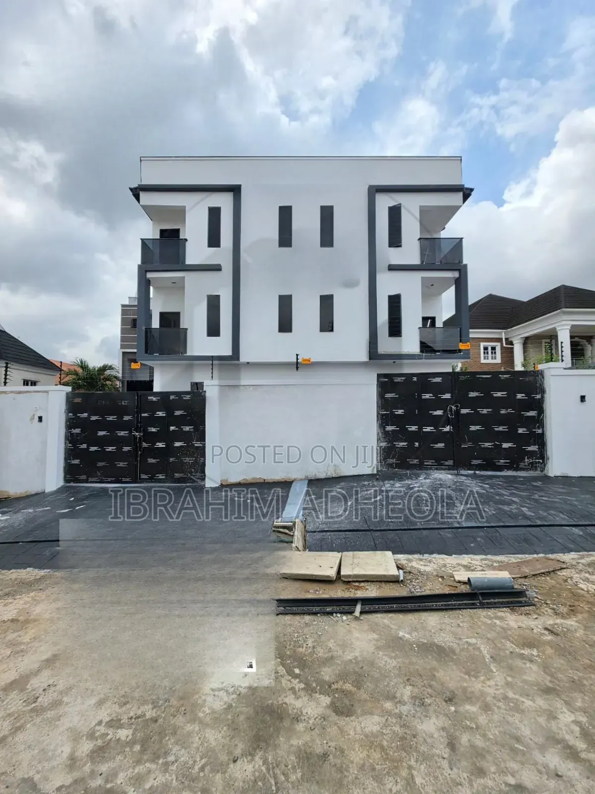 4bdrm Duplex in Magodo Gra Phase 1 for sale in GRA Phase 1