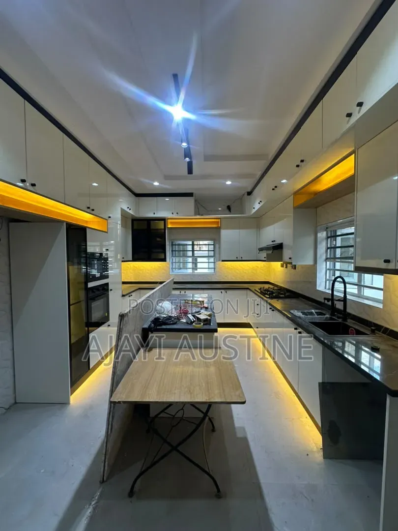 Furnished 6bdrm Duplex in Wuze Zone, Abuja for sale in Zone 1 / Wuse