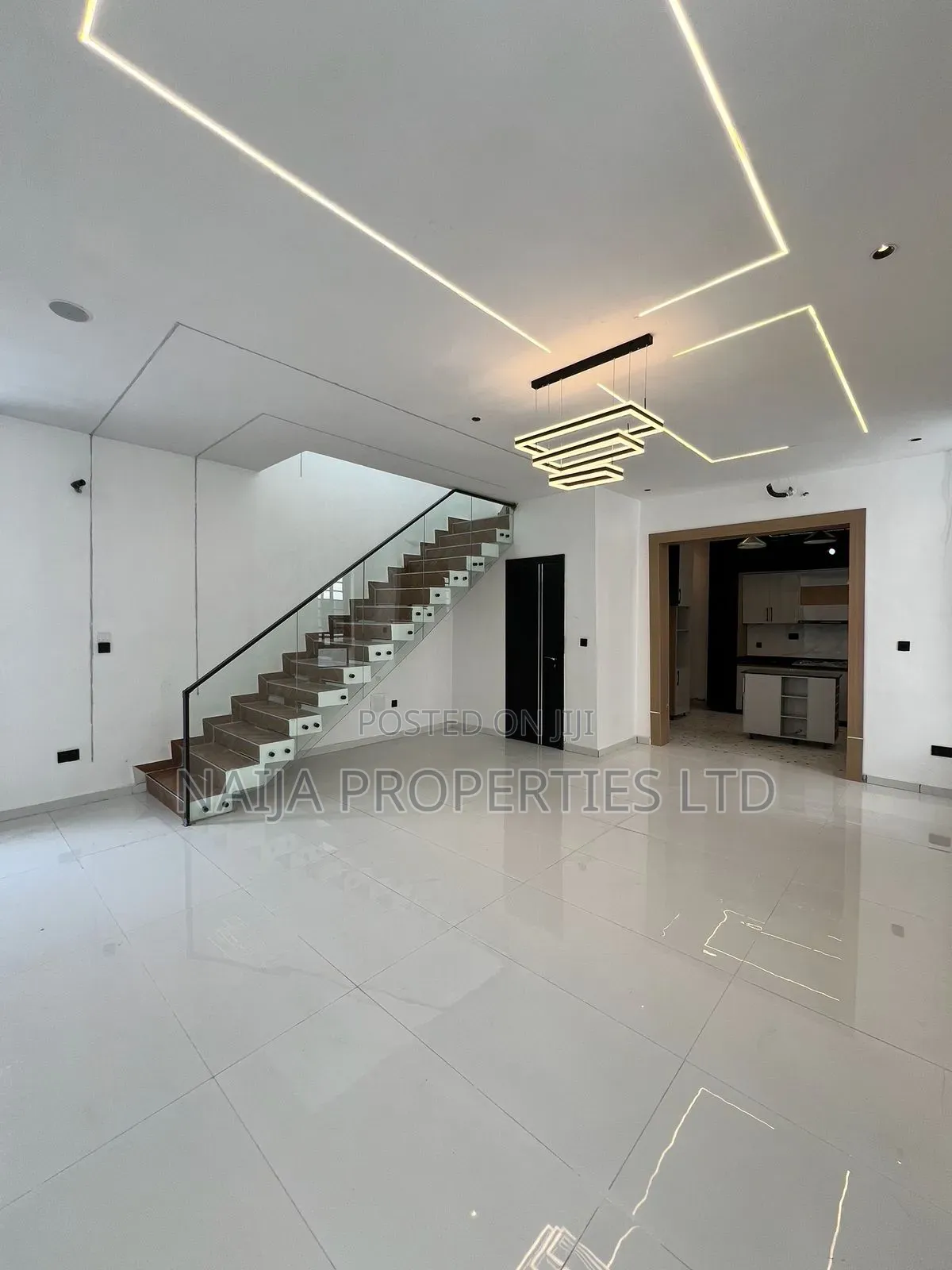 4bdrm Duplex in Ikota for sale in Ikota