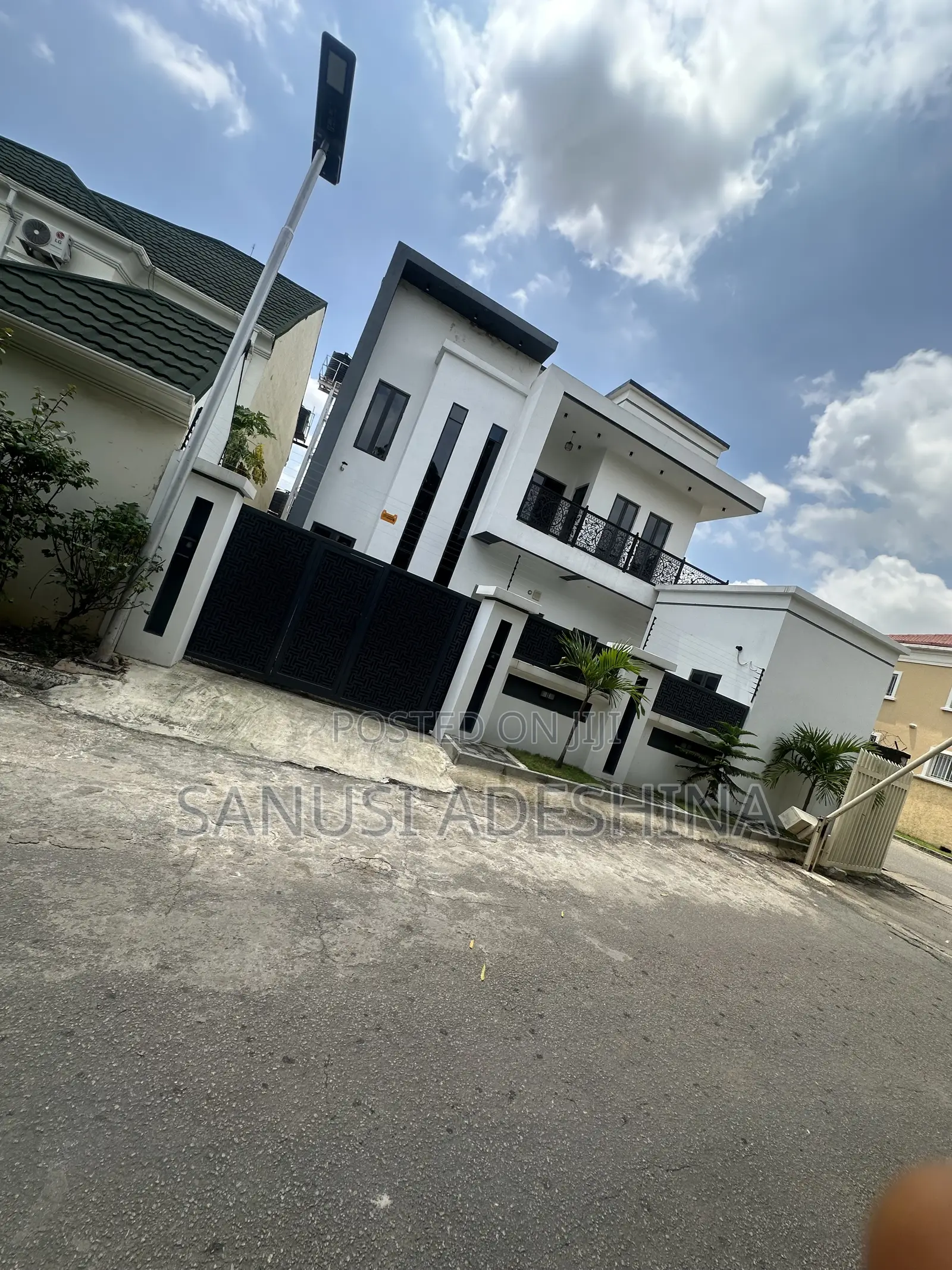 4bdrm Duplex in Life Camp,Fct Abuja for sale in Life Camp