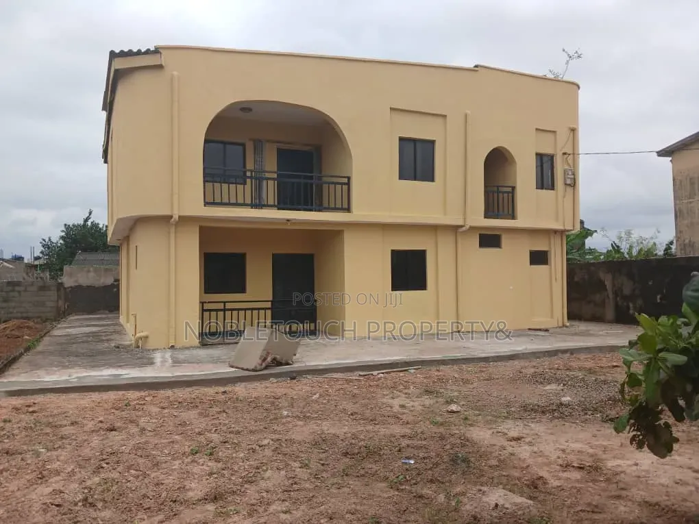 3bdrm Block of Flats in Abaranje Ikotun for sale in Abaranje