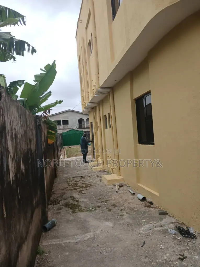 3bdrm Block of Flats in Abaranje Ikotun for sale in Abaranje