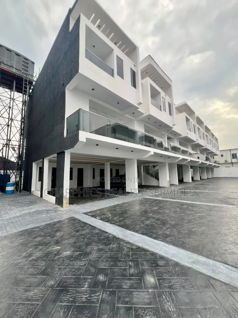 2bdrm Duplex in Lekki Phase 2 for sale in Lekki Phase 2
