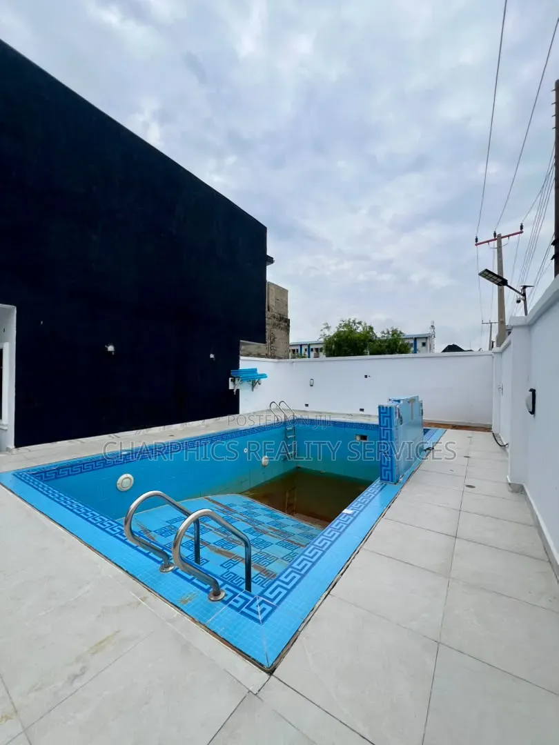 2bdrm Duplex in Lekki Phase 2 for sale in Lekki Phase 2