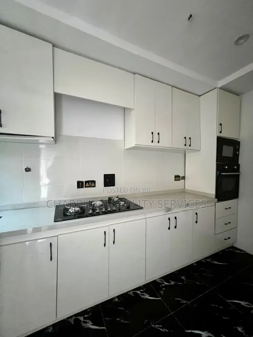 2bdrm Duplex in Lekki Phase 2 for sale in Lekki Phase 2