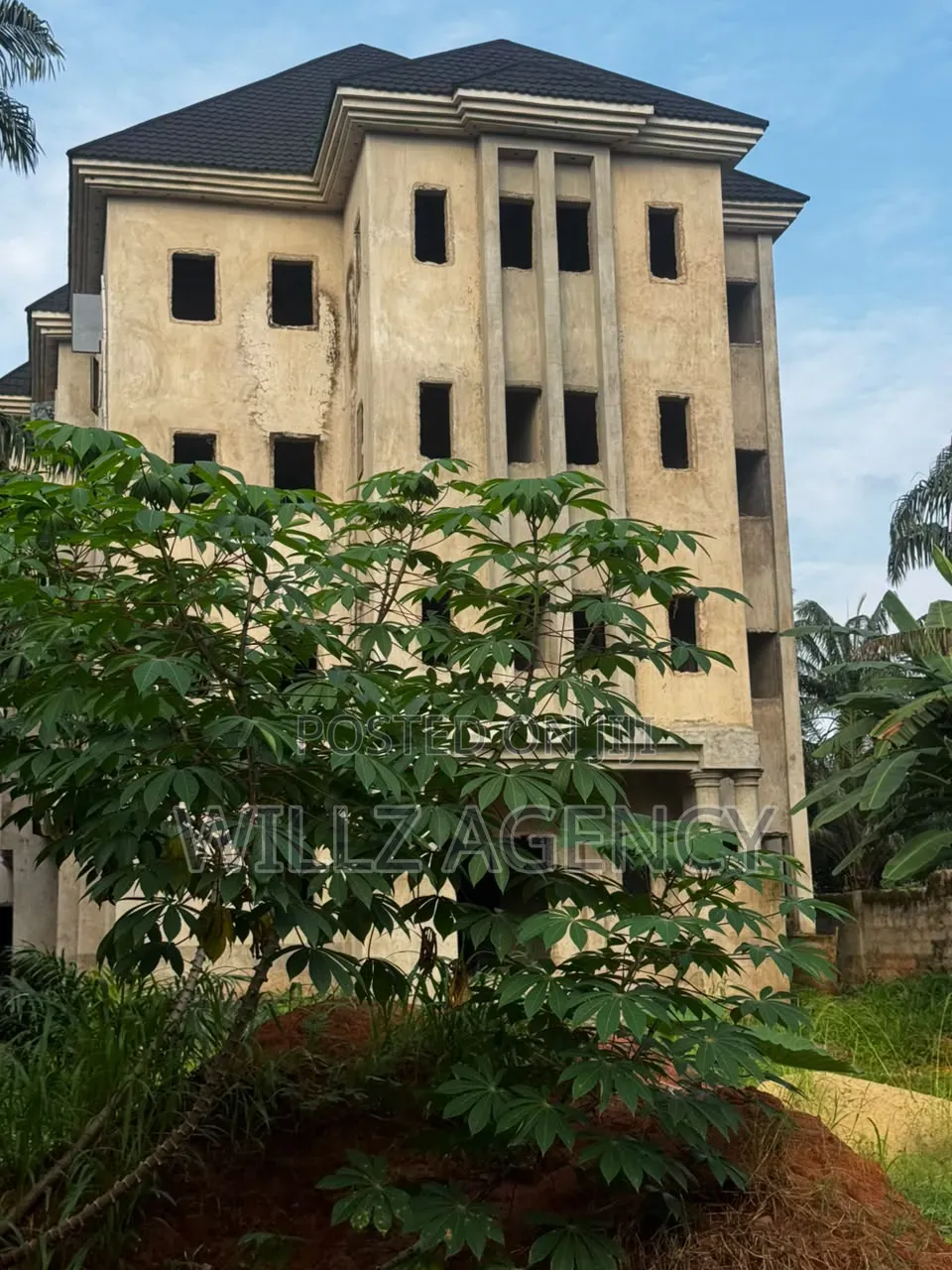 20bdrm House in Nnewi for sale in Nnewi