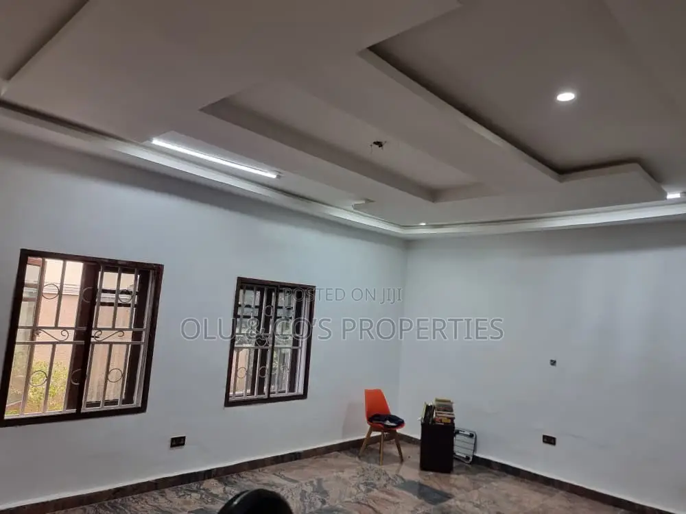 5bdrm Duplex in Von District for rent in Lugbe District