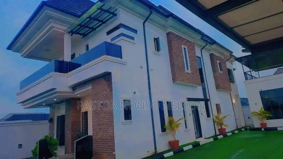 4bdrm Duplex in Umuoma Estate, Owerri for sale in Owerri