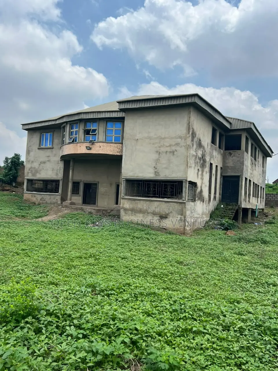 Commercial Property in a Prime Location in Iwo Road