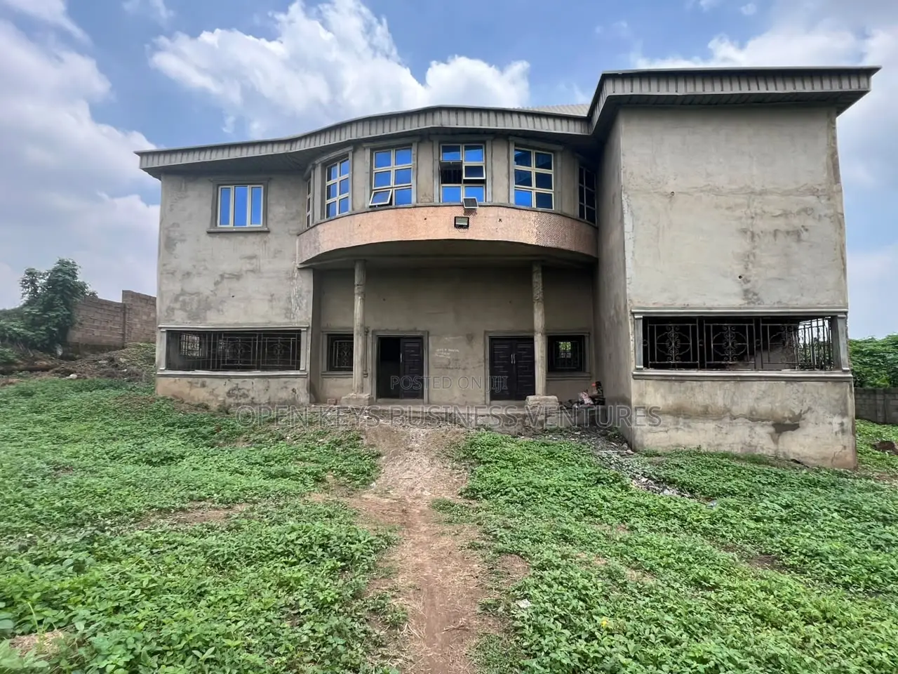 Commercial Property in a Prime Location in Iwo Road