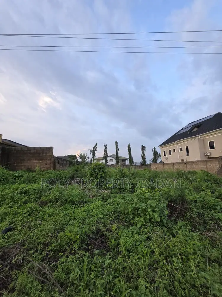 1300sqm for Sale in Akala Estate Road in Ibadan