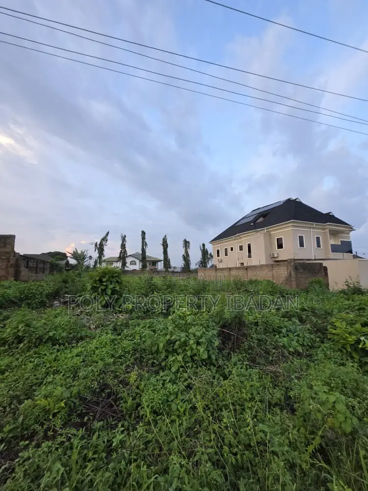 1300sqm for Sale in Akala Estate Road in Ibadan
