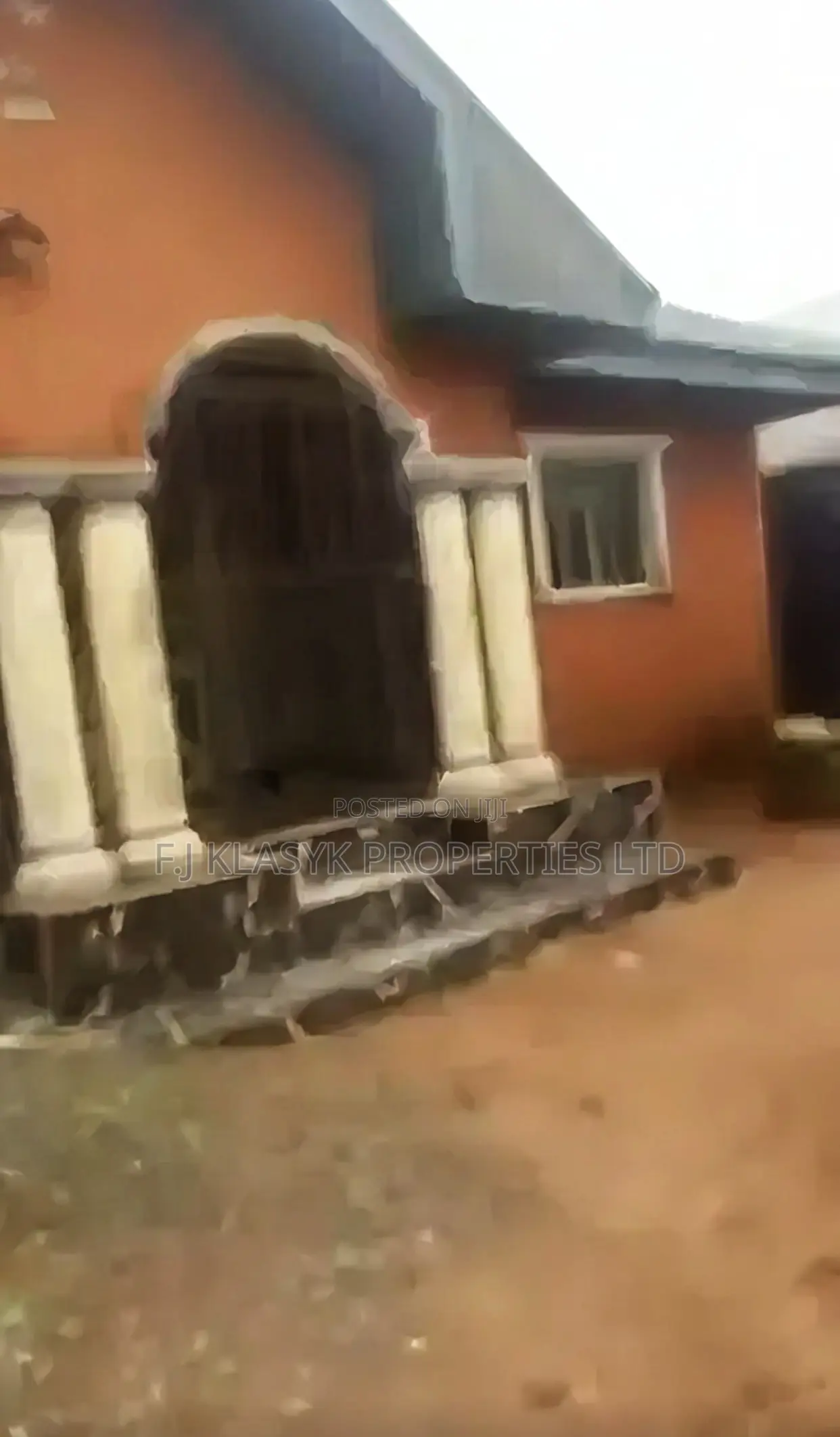 6bdrm Block of Flats in Benin City for sale in Benin City