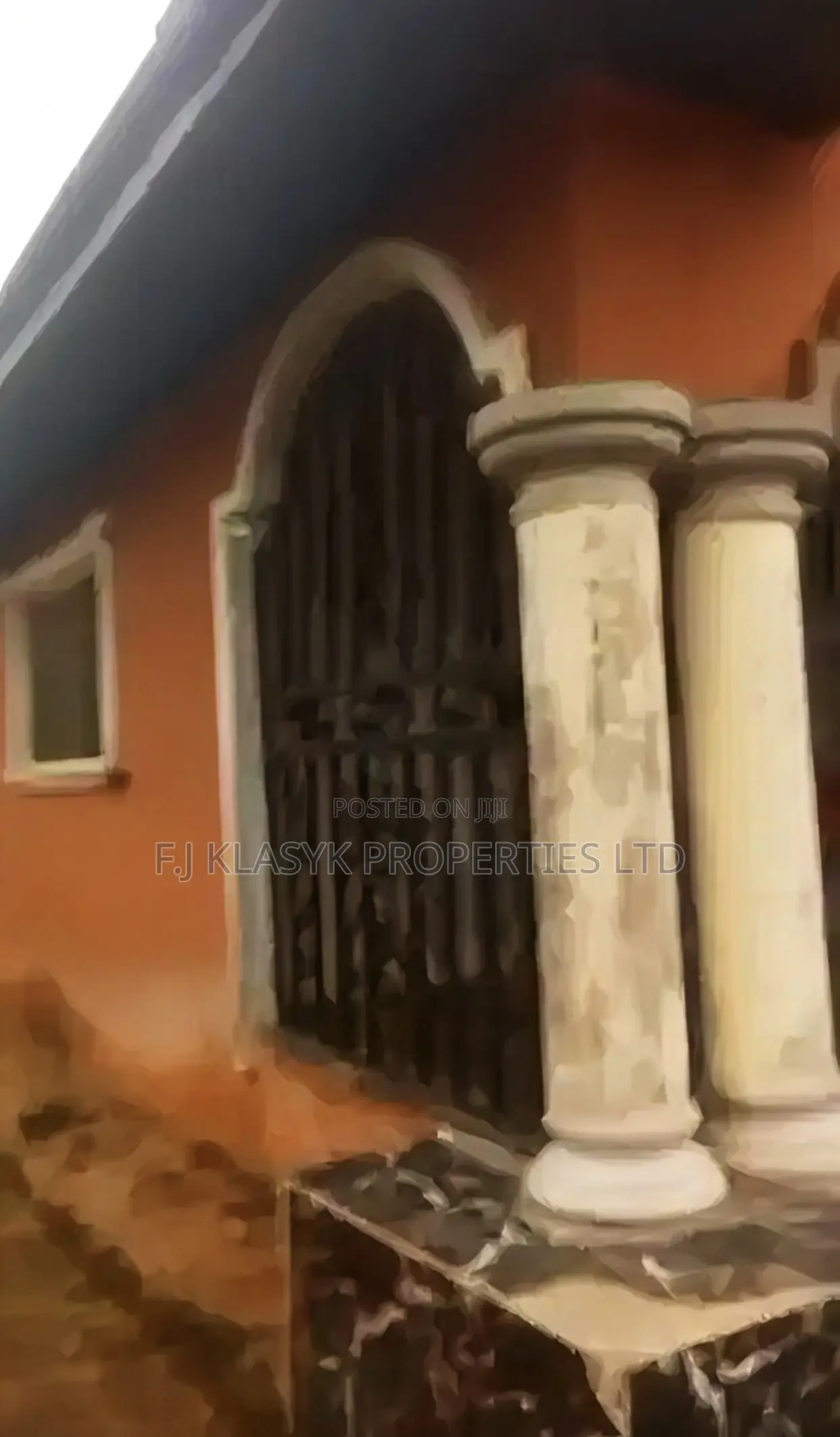 6bdrm Block of Flats in Benin City for sale in Benin City