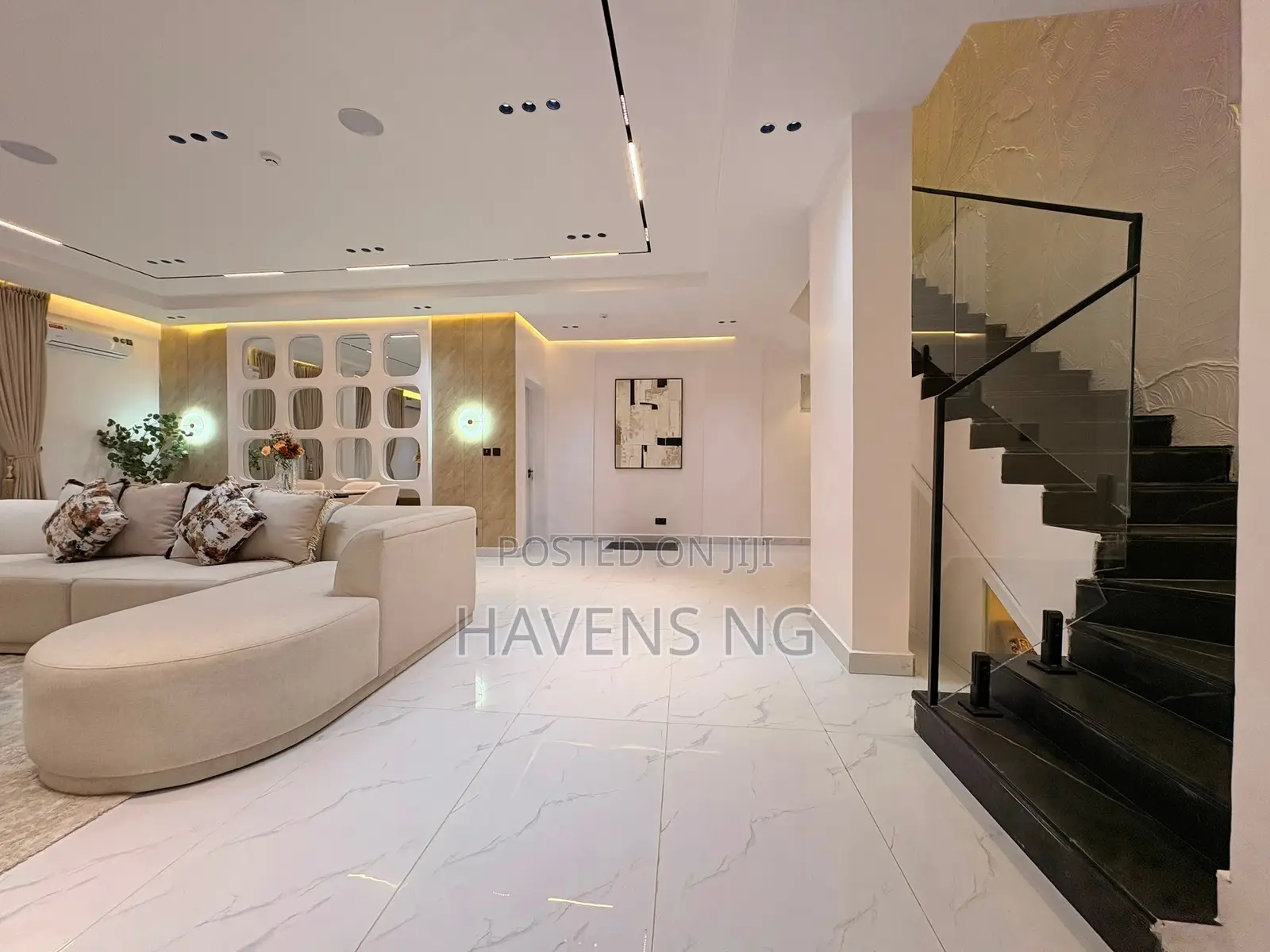 Shortlet | Brand New 4-Bedroom Maisonette in Banana Island