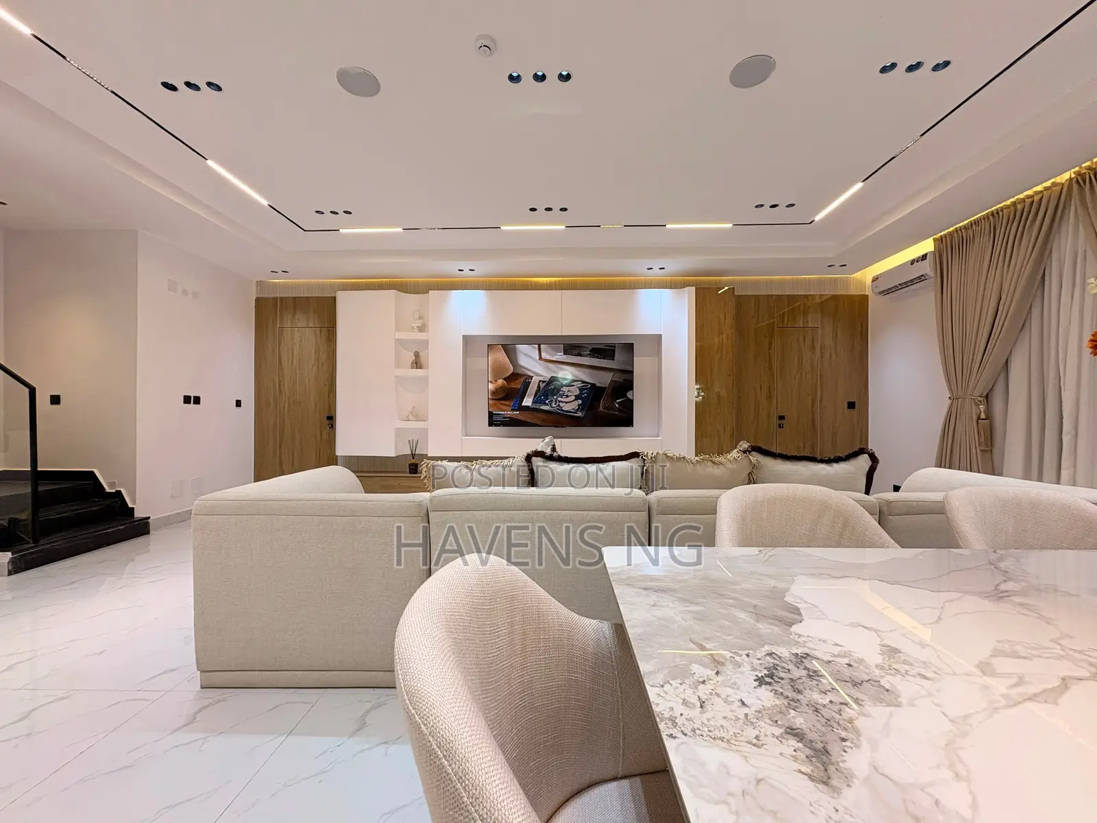 Shortlet | Brand New 4-Bedroom Maisonette in Banana Island