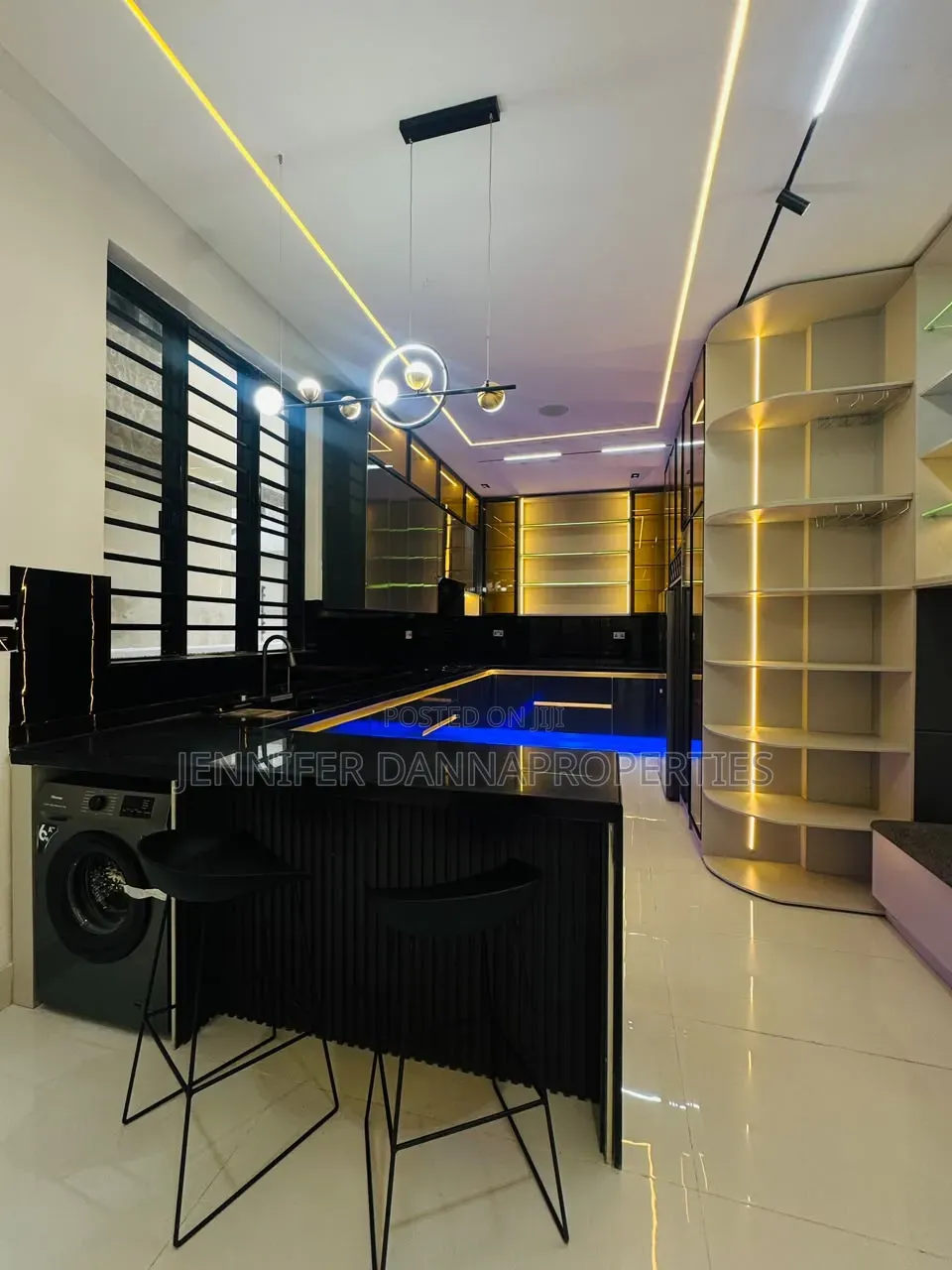 5bdrm Duplex in Royal Pine Estate, Lekki Phase 2 for sale in Lekki Phase 2