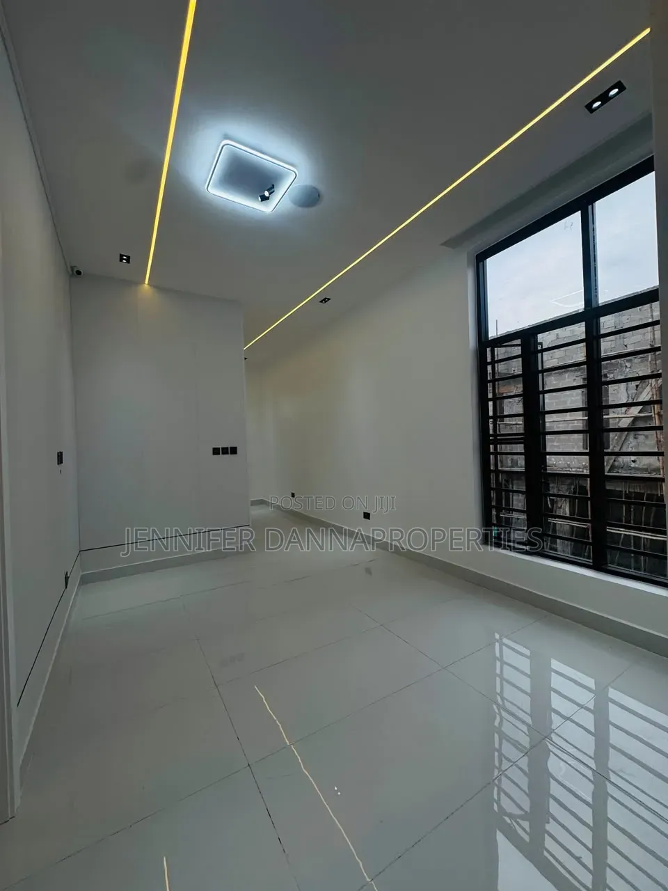 5bdrm Duplex in Royal Pine Estate, Lekki Phase 2 for sale in Lekki Phase 2