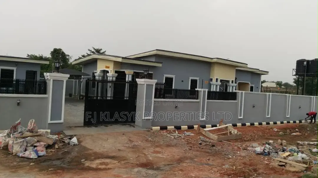 5bdrm Bungalow in Benin City for sale in Benin City