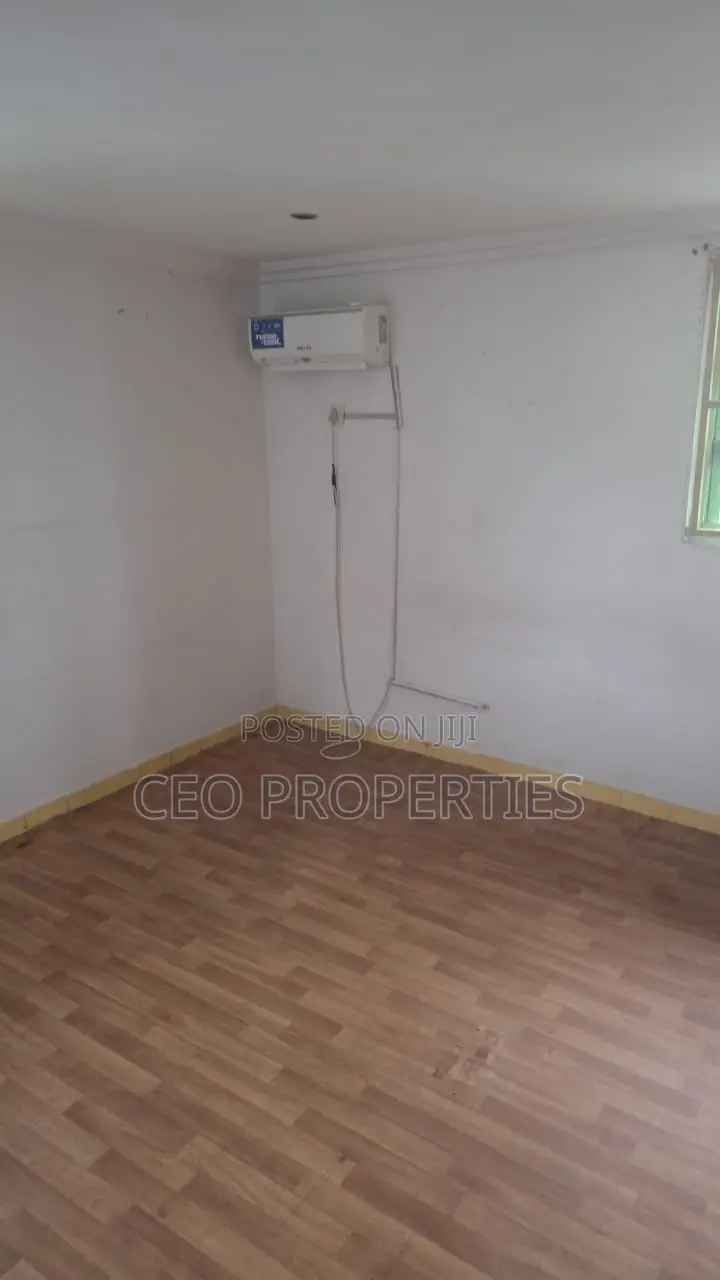 2bdrm Bungalow in Off Admiralty Way, Lekki Phase 1 for rent in Lekki Phase 1