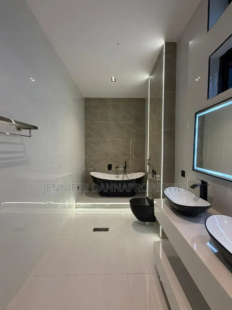 5bdrm Duplex in VGC / Ajah for sale in VGC / Ajah