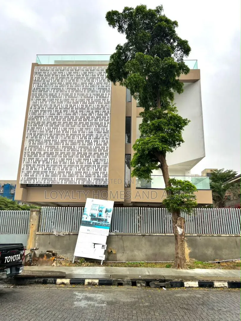 5bdrm House in Banana Island for sale in Banana Island