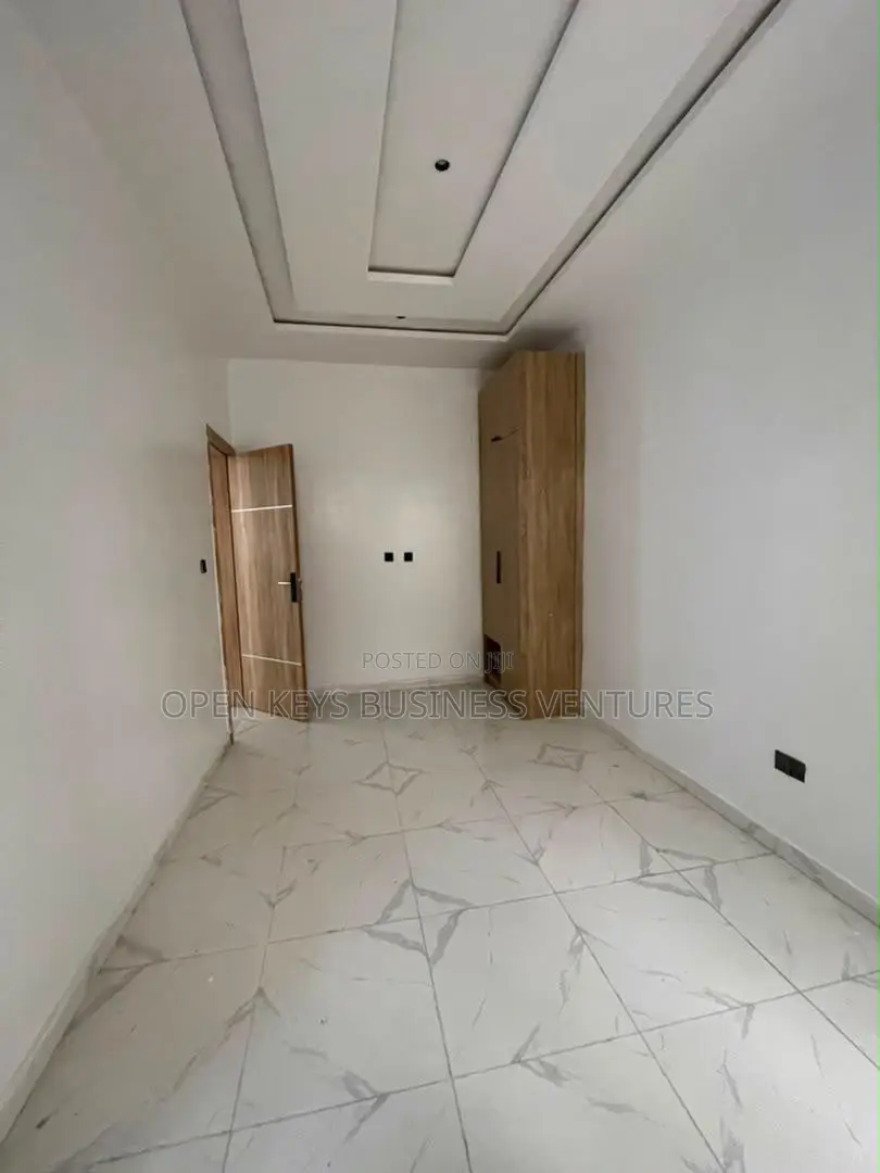 4bdrm Duplex in Ikota for sale in Ikota