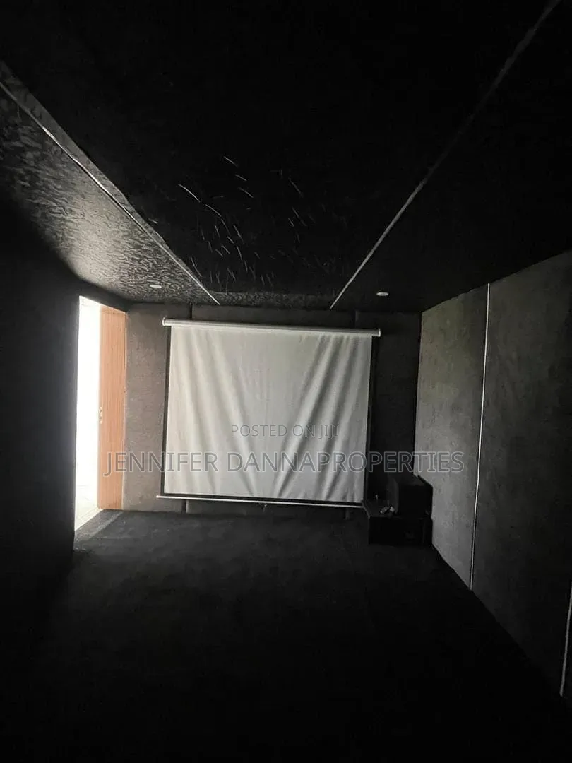 5bdrm Duplex in Ikate for sale in Ikate