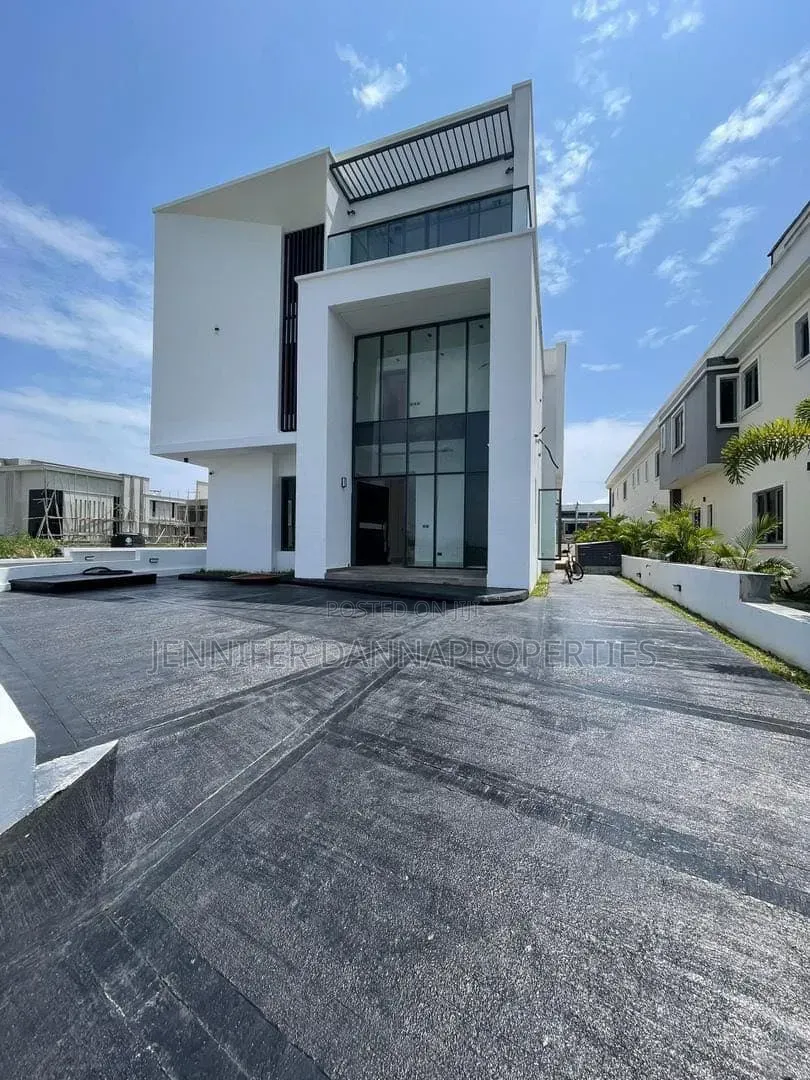 5bdrm Duplex in Ikate for sale in Ikate