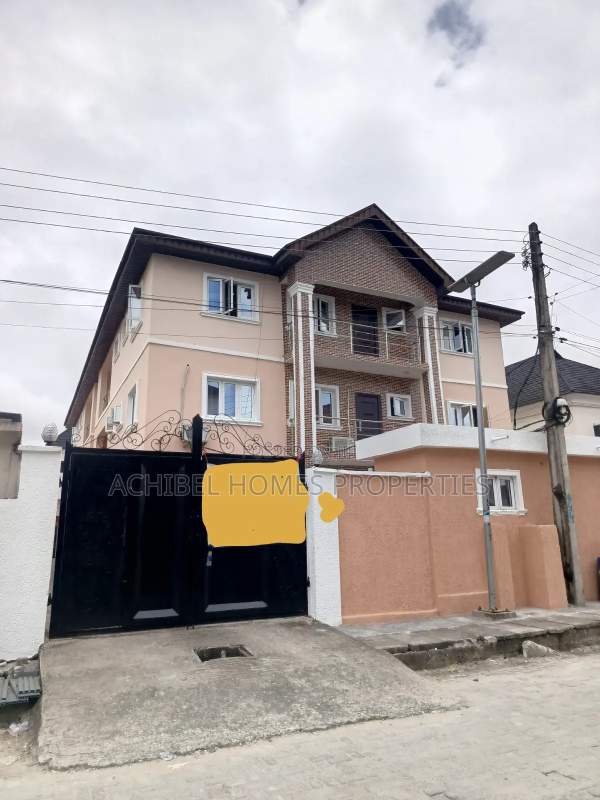 3bdrm Apartment in Osapa London, Jakande for rent in Jakande