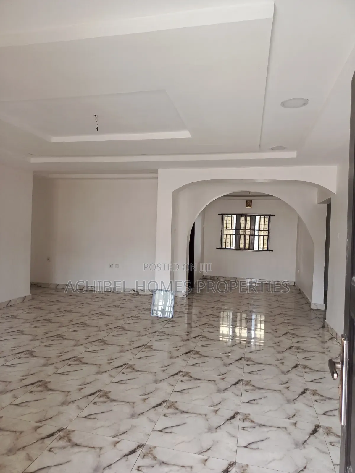 3bdrm Apartment in Osapa London, Jakande for rent in Jakande