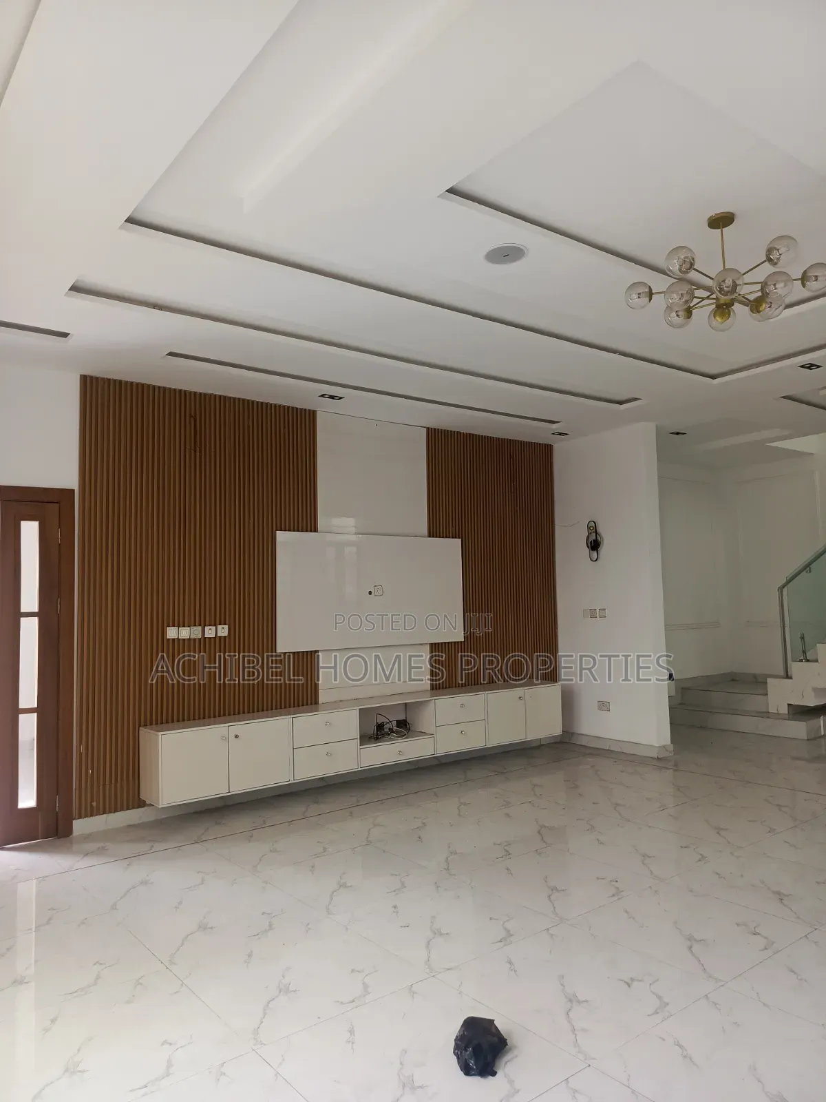 5bdrm Duplex in Osapa London, Jakande for sale in Jakande