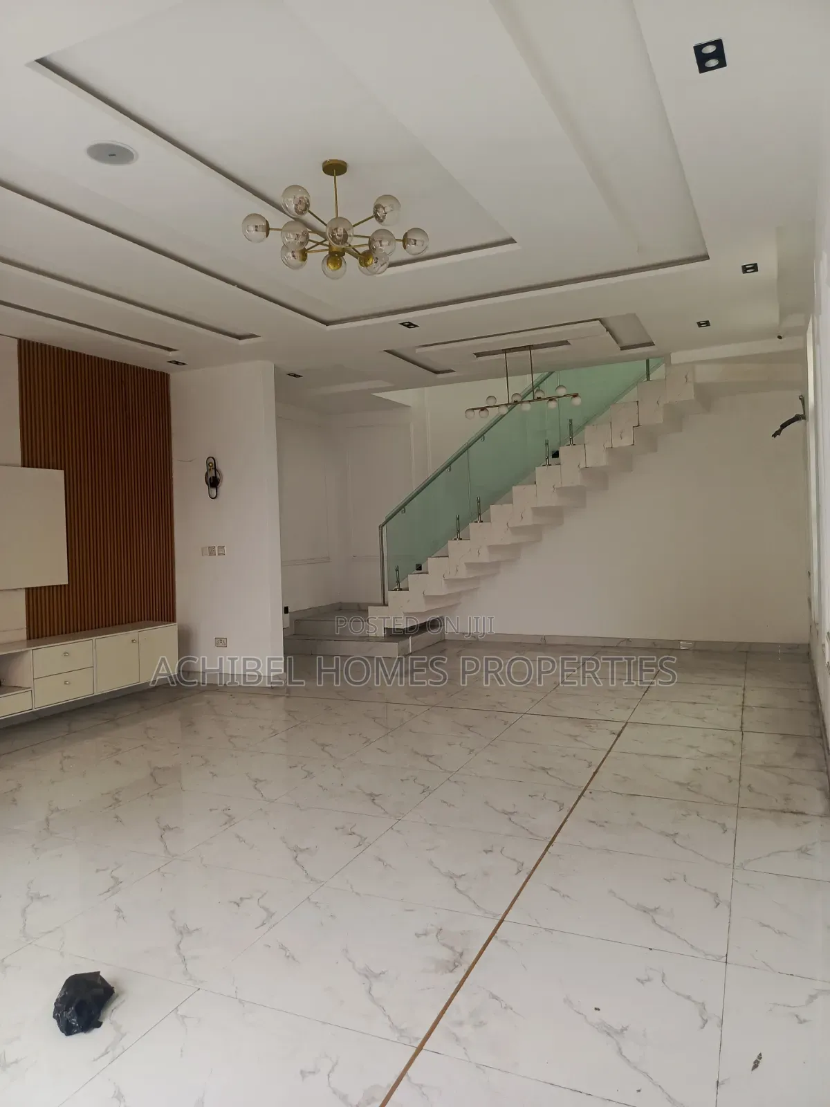 5bdrm Duplex in Osapa London, Jakande for sale in Jakande