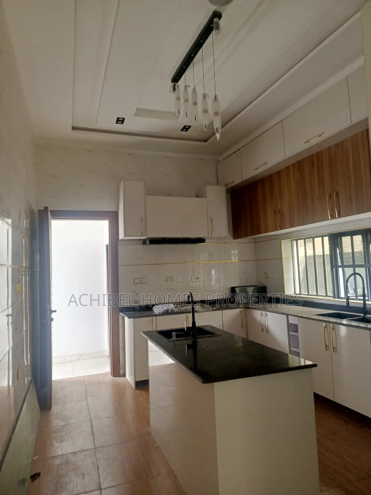 5bdrm Duplex in Osapa London, Jakande for sale in Jakande