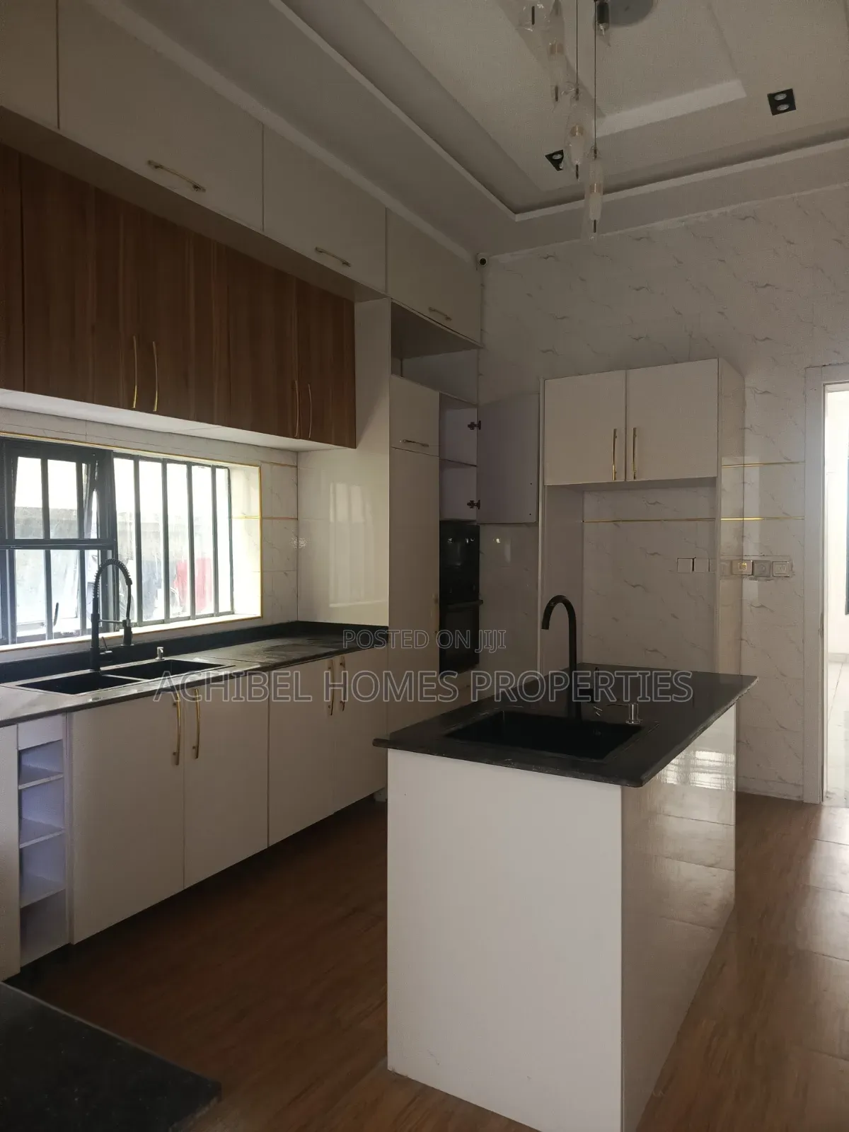 5bdrm Duplex in Osapa London, Jakande for sale in Jakande