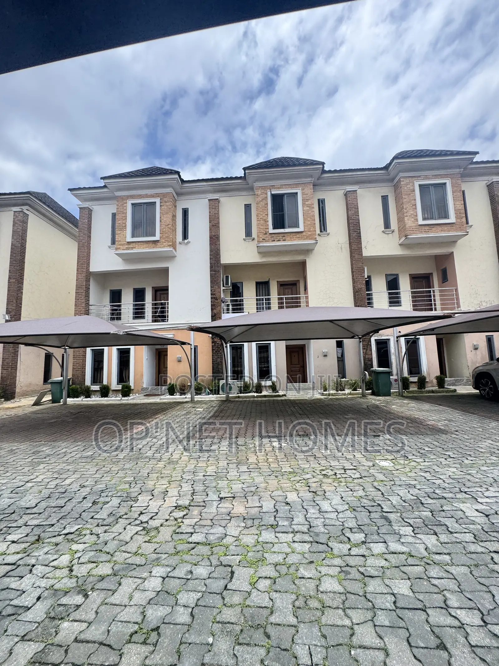 4bdrm Duplex in Lekki for sale in Lekki
