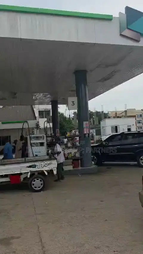 Petrol Station With a Plaza for Sale in Garki