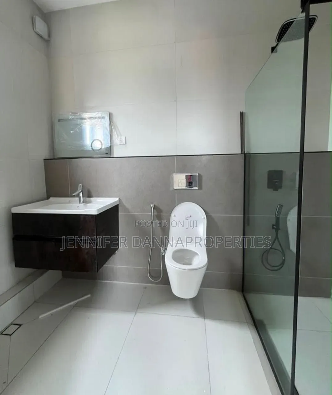 5bdrm Duplex in Lekki Phase 2 for sale in Lekki Phase 2