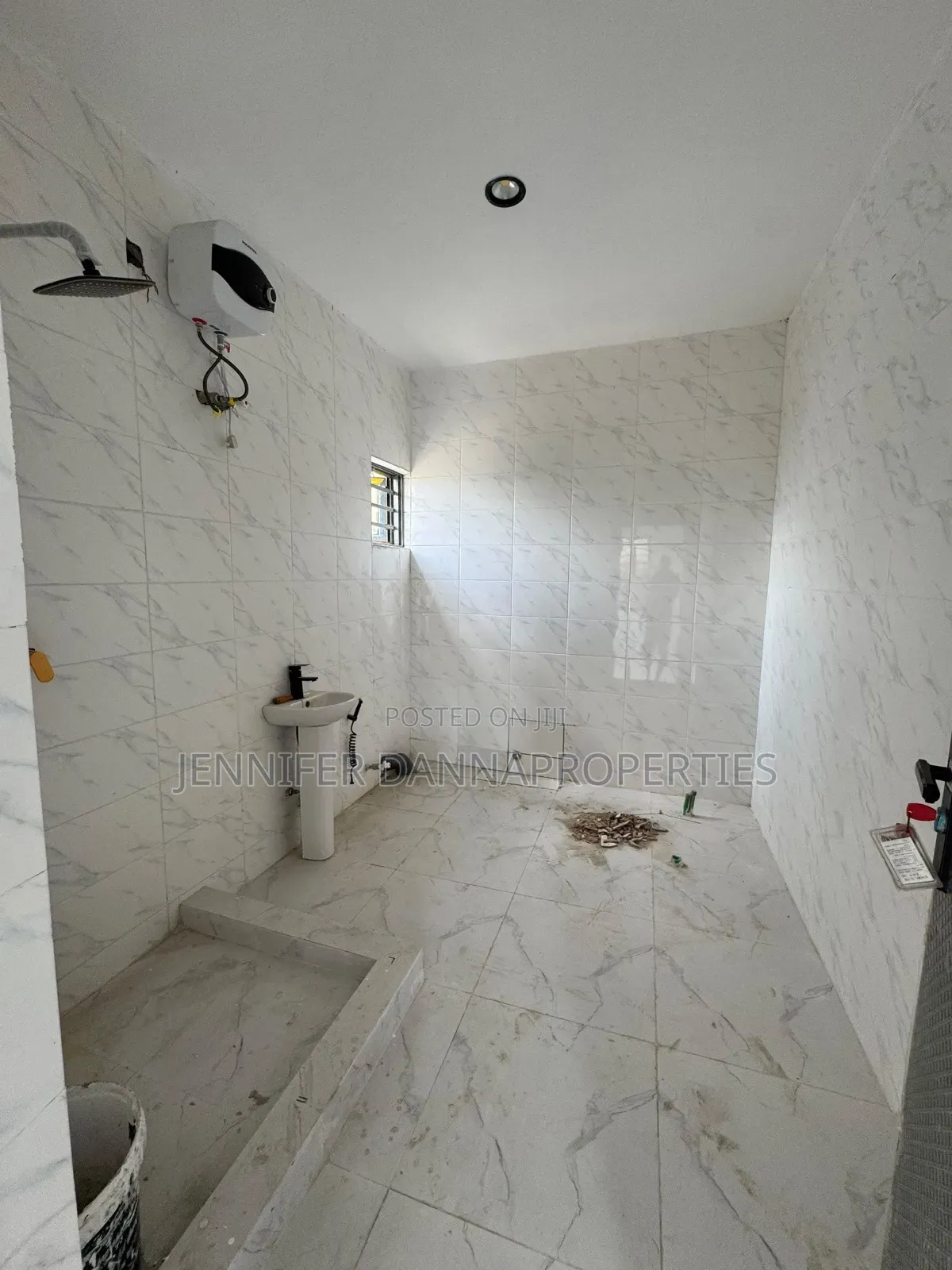 4bdrm Duplex in Ikota for sale in Ikota