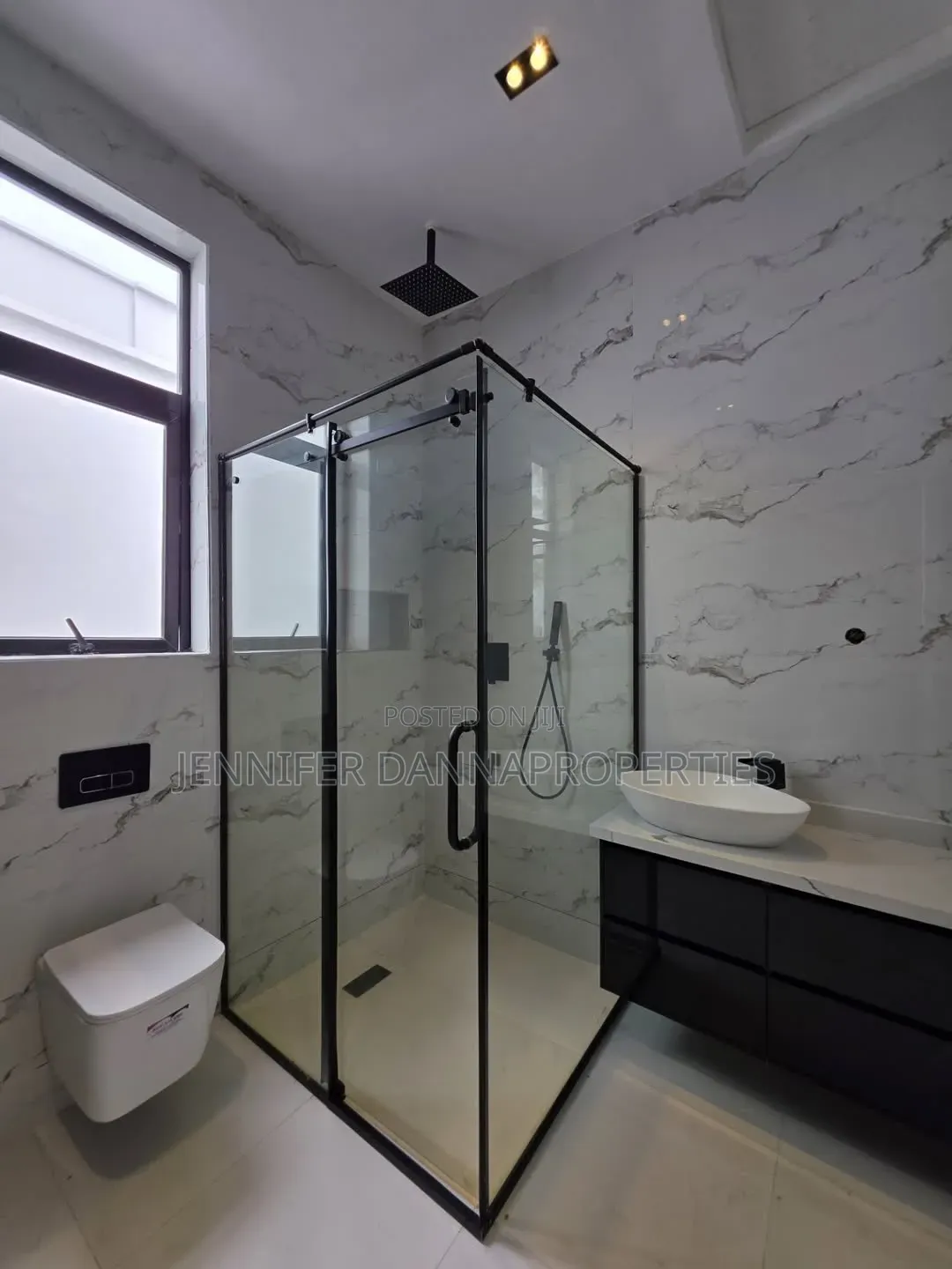 5bdrm Duplex in Ikota for sale in Ikota