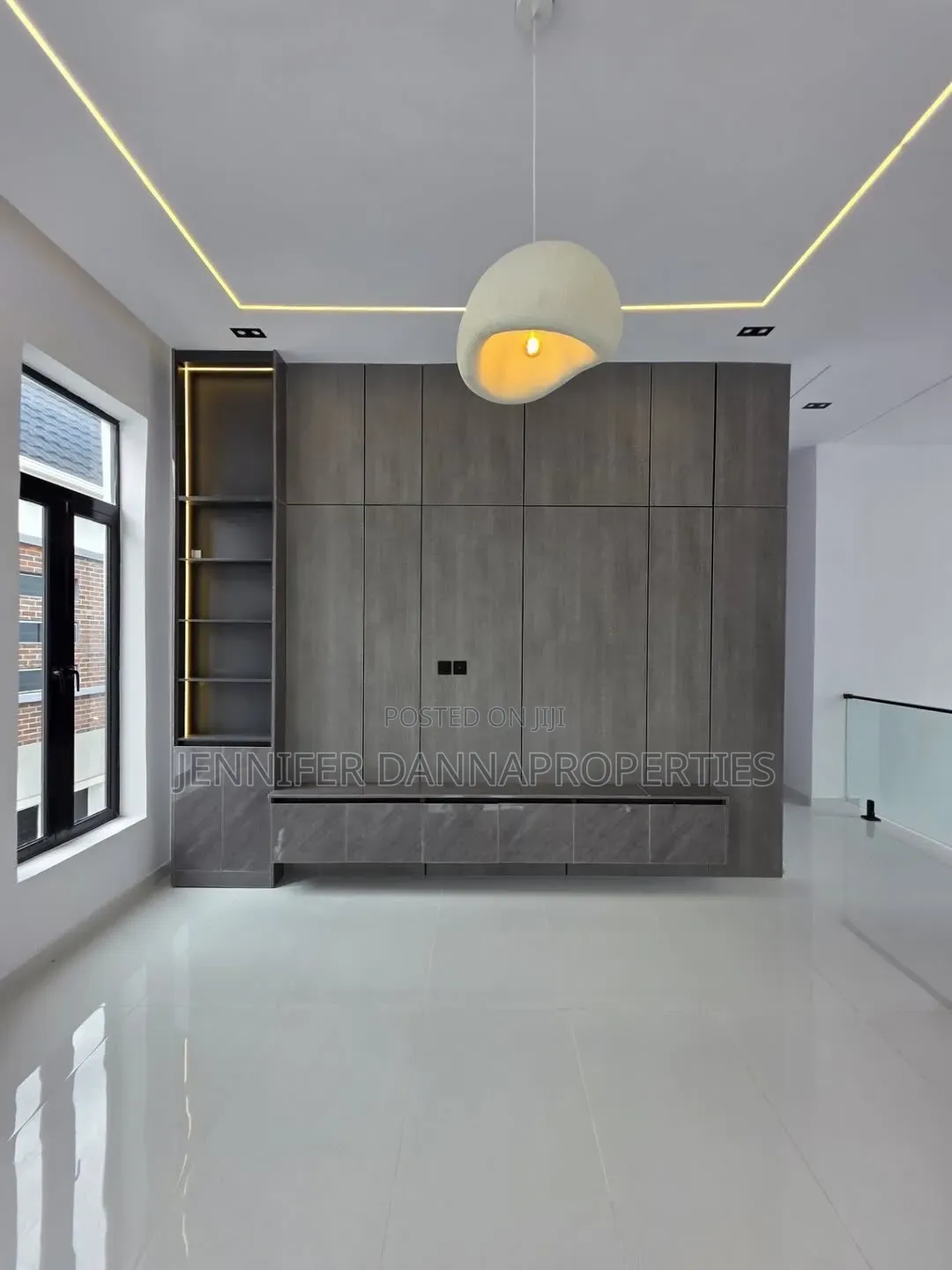 5bdrm Duplex in Ikota for sale in Ikota