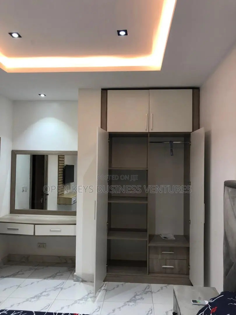 Furnished 3bdrm Apartment in Osborne for sale in Osborne Foreshore Estate
