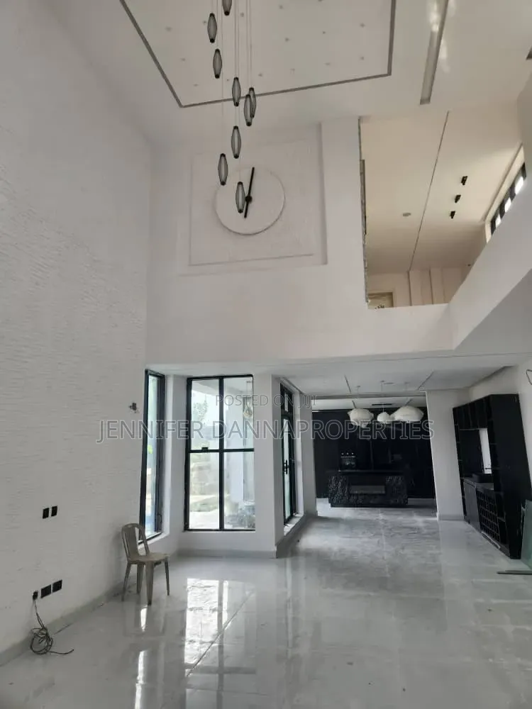 5bdrm Duplex in Off Lekki-Epe Expressway for sale in Off Lekki-Epe Expressway