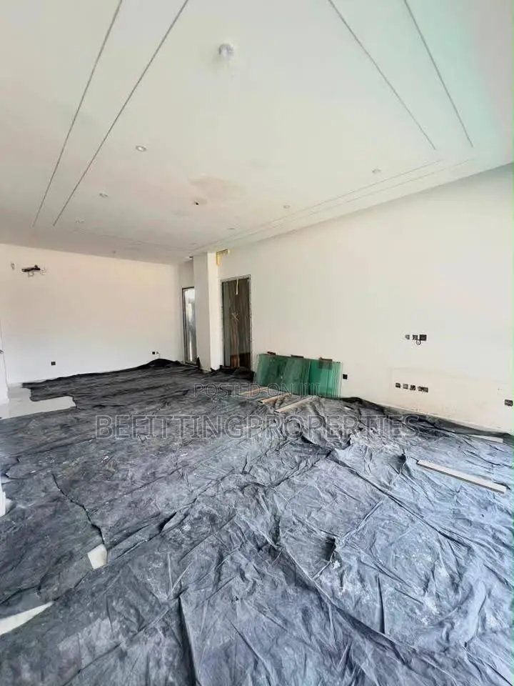5bdrm House in Banana Island for sale in Banana Island