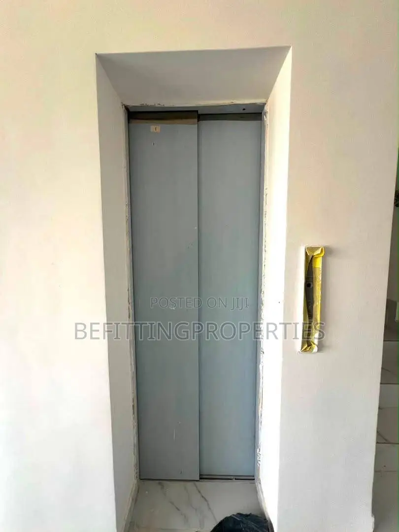 5bdrm House in Banana Island for sale in Banana Island